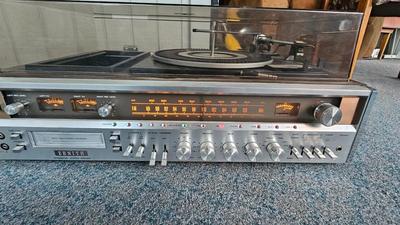 Zenith IS-4081 turntable 8 track am/fm stereo unit