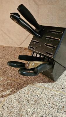 Glass serving plates, salt and pepper shakers, pampered chef food chopper, Knife set