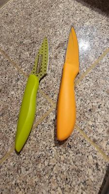 Glass serving plates, salt and pepper shakers, pampered chef food chopper, Knife set