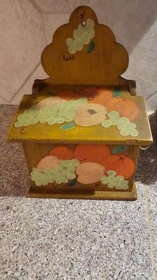 Glass serving plates, salt and pepper shakers, pampered chef food chopper, Knife set