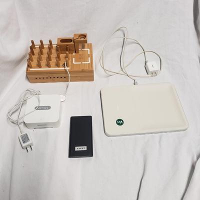 Away, Courant, Darfoo Charging Devices and Sonos Wifi Enhancer (1020FL-KD)