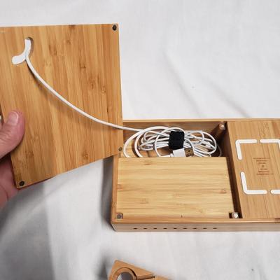 Away, Courant, Darfoo Charging Devices and Sonos Wifi Enhancer (1020FL-KD)