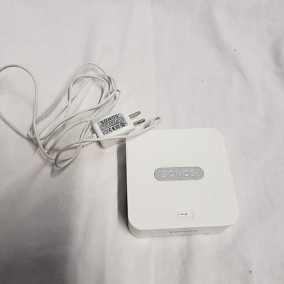 Away, Courant, Darfoo Charging Devices and Sonos Wifi Enhancer (1020FL-KD)