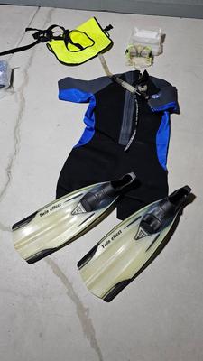 Scuba diving gear and nice 3xl O'Neill wetsuit