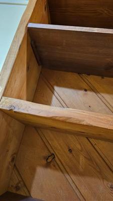 Nice pine wood bookshelf (1 of 2)