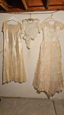 Vintage wedding dress with gloves and veil