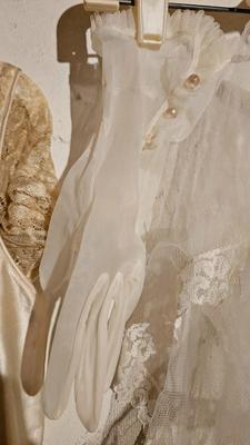 Vintage wedding dress with gloves and veil