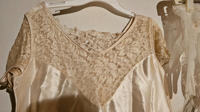 Vintage wedding dress with gloves and veil