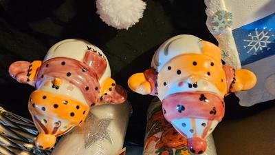 Christmas Decorations - Gingerbread - snowman / penguin tic-tac toe game, silver bow decorations and more