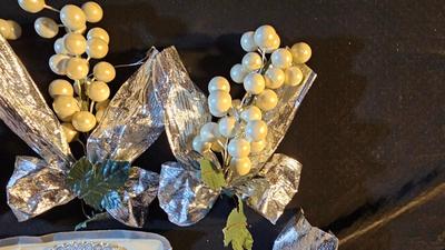 Christmas Decorations - Gingerbread - snowman / penguin tic-tac toe game, silver bow decorations and more