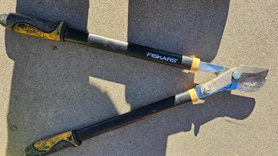 Small garden tools - Fiskars loppers - rakes and more