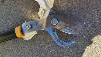 Small garden tools - Fiskars loppers - rakes and more