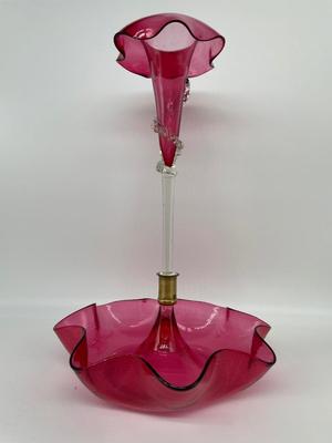 Cranberry Single Trumpet Epergne