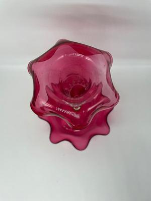 Cranberry Single Trumpet Epergne