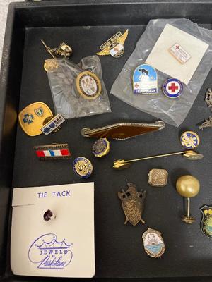 Tie tacks and hat pins