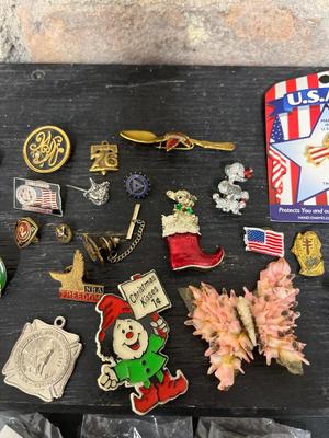 Tie tacks and hat pins