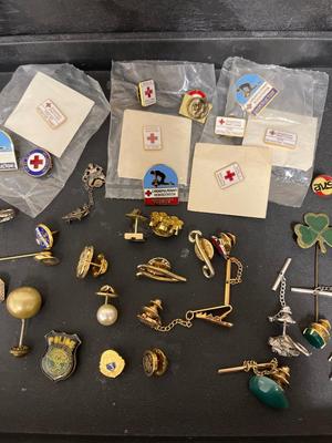 Tie tacks and hat pins