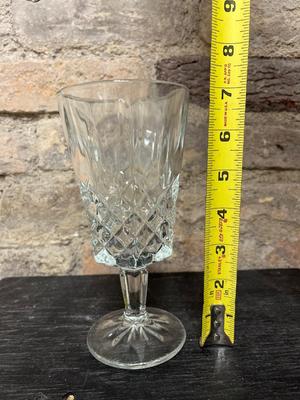 8 Water goblets