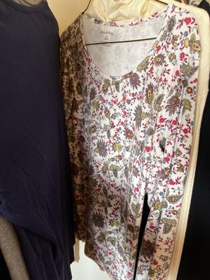 Women’s long Sleeve shirts & sweatshirts