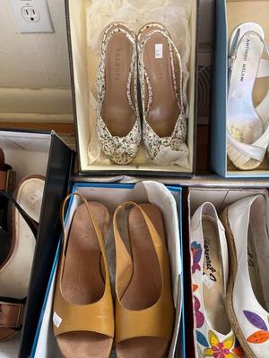 Women’s shoes sz 6-7 1/2