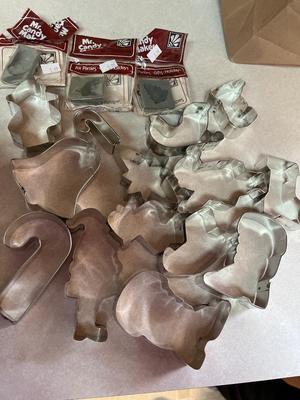 Cookie cutters and molds