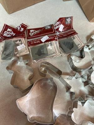 Cookie cutters and molds