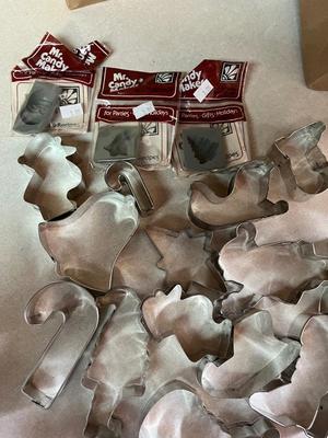 Sale Photo Thumbnail #252: 56 Hoose cookie cutters and molds