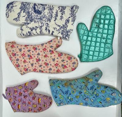 5 Vintage Oven Mits