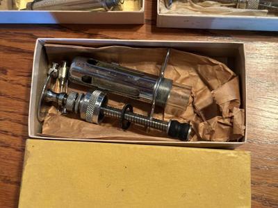 OLD HEAVY DUTY SYRINGES FOR LIVESTOCK