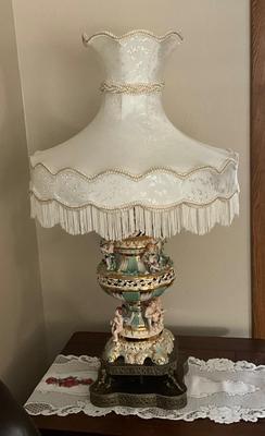Vintage Porcelain Lamp Cherubs!