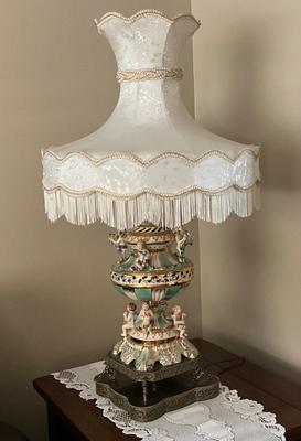 Vintage Porcelain Lamp Cherubs!