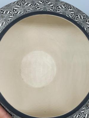 Vallo Kokopelli 11" high vase