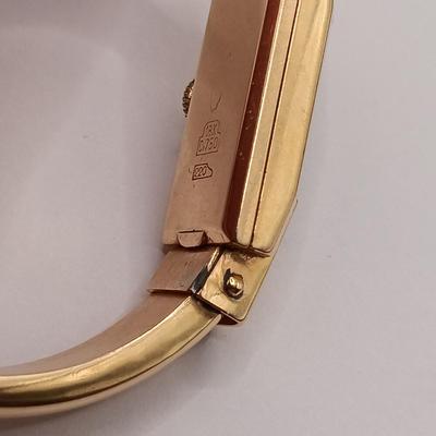 LOT 36: Geneve 750 18K Yellow Gold Hinged Bracelet Watch w/ Safety Chain 15.2gtw