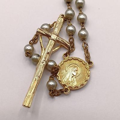 LOT 39: Vintage Rhinestone/Crystal Rosary w/ 800 Silver Rosary in Silver-Tone Pillbox