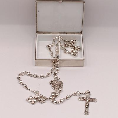LOT 39: Vintage Rhinestone/Crystal Rosary w/ 800 Silver Rosary in Silver-Tone Pillbox