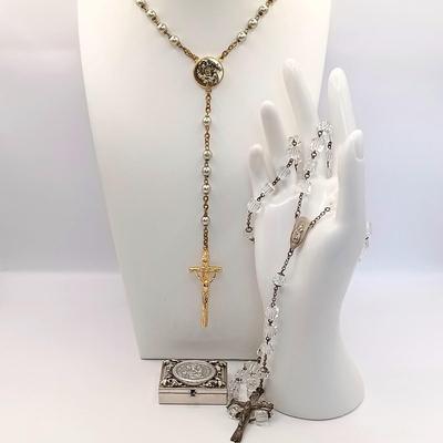 LOT 39: Vintage Rhinestone/Crystal Rosary w/ 800 Silver Rosary in Silver-Tone Pillbox