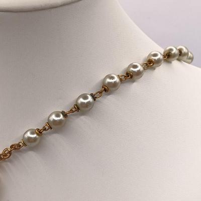 LOT 39: Vintage Rhinestone/Crystal Rosary w/ 800 Silver Rosary in Silver-Tone Pillbox