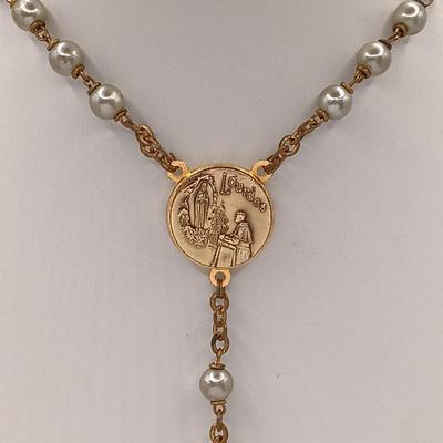 LOT 39: Vintage Rhinestone/Crystal Rosary w/ 800 Silver Rosary in Silver-Tone Pillbox