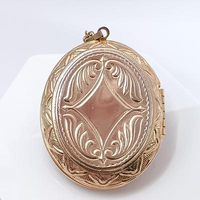 LOT 44: Vintage Delft Locket Pendant, 18K HGE Ring, Victorian-Style 1/20 12 GF Bangle & More