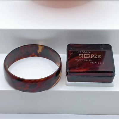 LOT 51: Vintage Pyralin Dubarry Powder Box, Feaux Tortoiseshell Combs, Vintage Fans & More