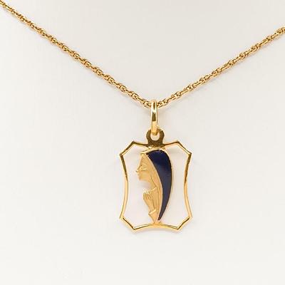 LOT 245: Vintage Praying Mother Mary 14K Italy Enameled Pendant 2.33gtw on 750 Italy 358 MI Chain 3.74gtw