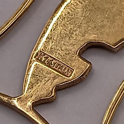 LOT 245: Vintage Praying Mother Mary 14K Italy Enameled Pendant 2.33gtw on 750 Italy 358 MI Chain 3.74gtw