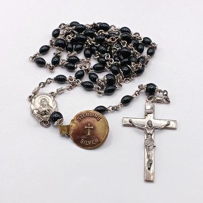 LOT 256: Biblia de Jerusalem 1972 with Religious Pendants, Rosaries & More