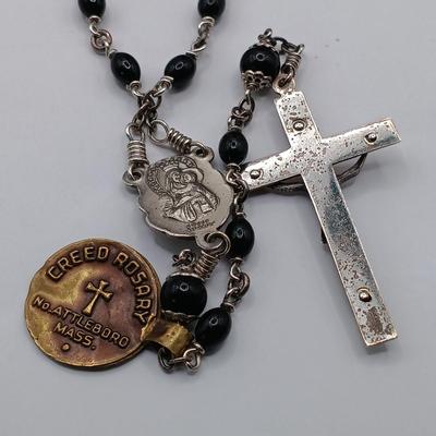 LOT 256: Biblia de Jerusalem 1972 with Religious Pendants, Rosaries & More