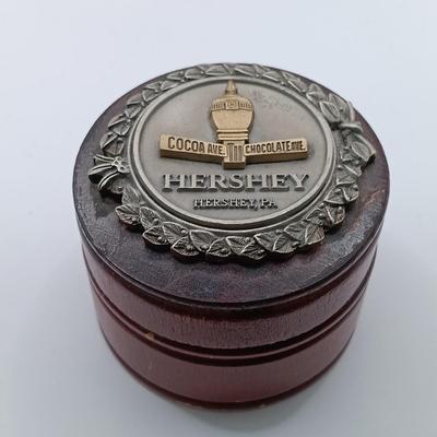 LOT 257: Etienne Aigner Designer Pen, Philadelphia Gas Works Sterling Pendant and Pin, World's Fair Ford Motor Clip & More