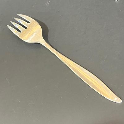 LOT 126K: Oneida Heirloom Sterling Silver "Young Love" Pattern Flatware set in Case - 2,228+ Grams