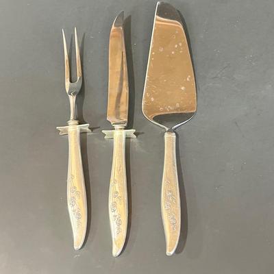 LOT 126K: Oneida Heirloom Sterling Silver "Young Love" Pattern Flatware set in Case - 2,228+ Grams