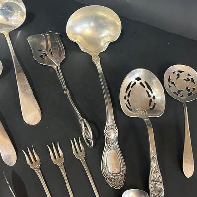 LOT 128K: International Silver Silverplate Flatware Set - Orleans Patter Service for Eight - and More