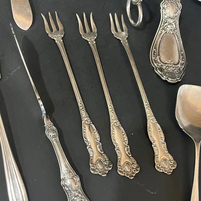 LOT 128K: International Silver Silverplate Flatware Set - Orleans Patter Service for Eight - and More