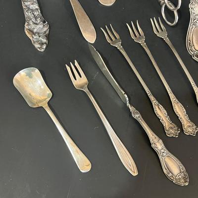 LOT 128K: International Silver Silverplate Flatware Set - Orleans Patter Service for Eight - and More